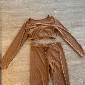 BROWN 2 PIECE🤎